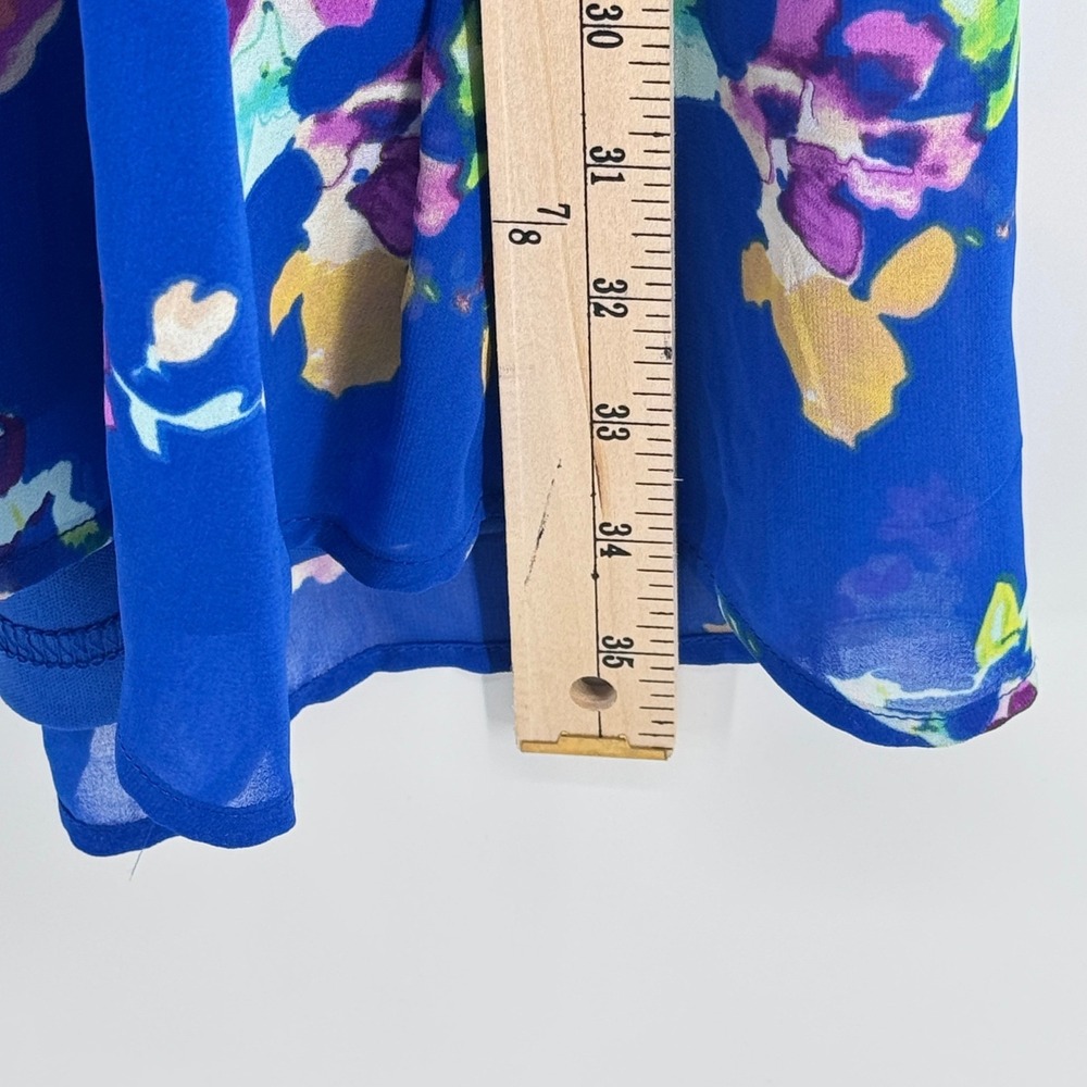 Everly Royal Floral Wrap Front Dress Blue Chiffon Sleeveless Mini Size Medium - Picture 5 of 5